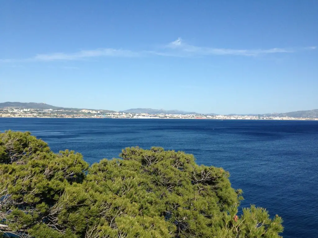 Air méditerranéen lors d'une session grimpe dans les calanques Air méditerranéen lors d