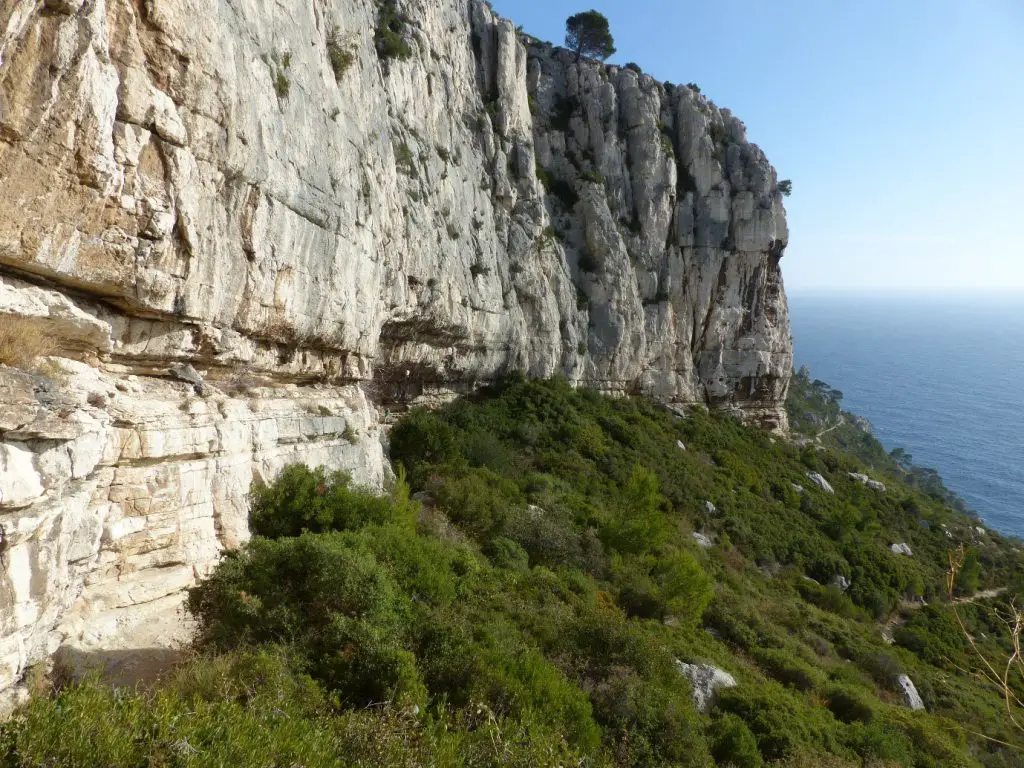 La Grotte de l’Ours partie gauche lors de notre trip grimpe dans les calanques 