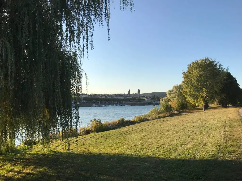 vue sur Tournus depuis l