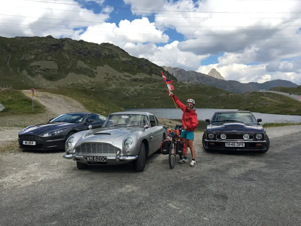 Il est où, James Bond Il est où, James Bond