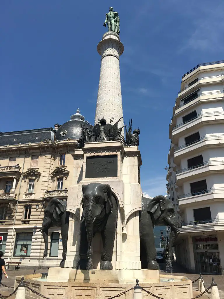 Chambéry, les quatre sans cul