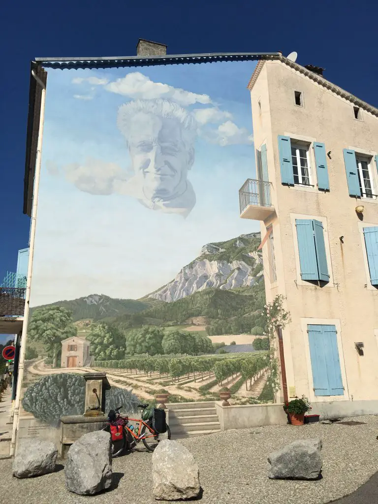 Châtillon en Diois, Bel hommage à Jean Giono