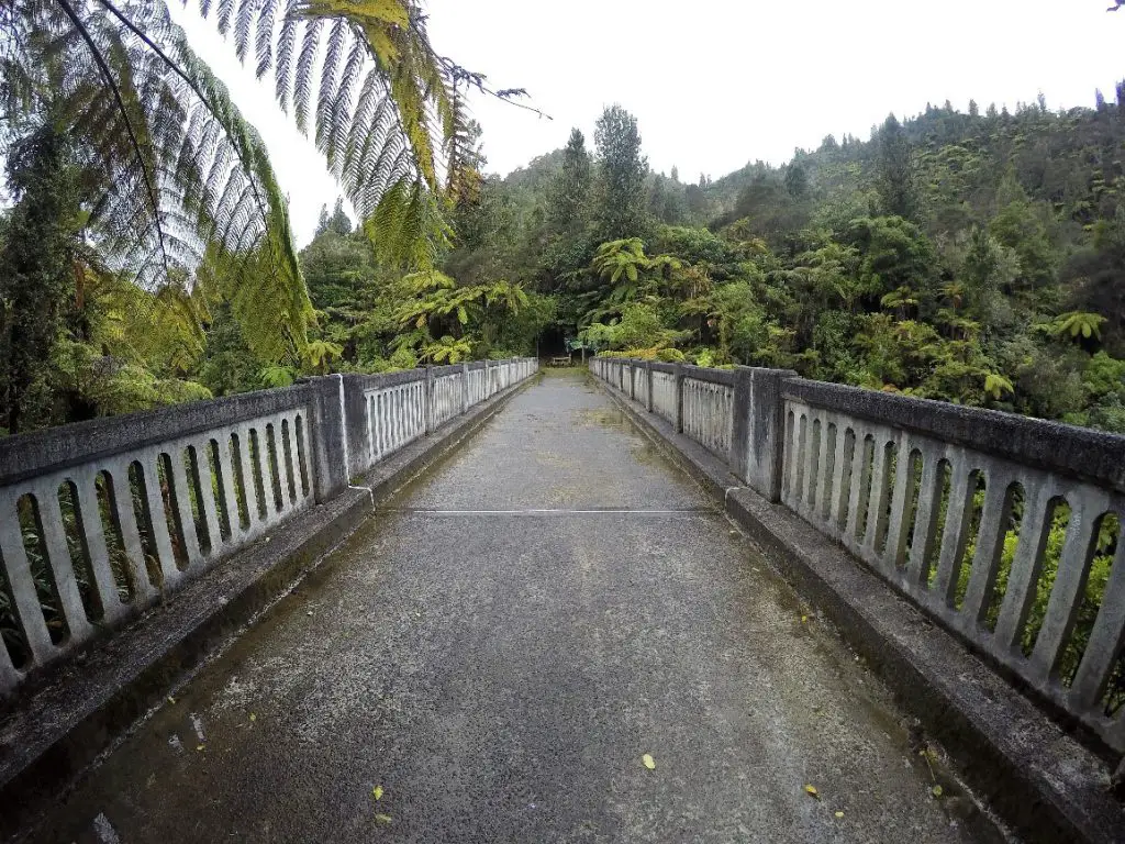 Bridge to Nowhere en Nouvelle-Zélande durant la traversée de Whanganui Journey