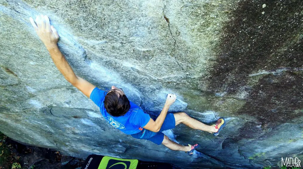 Max dans Made in Norway – 7B lors du trip bloc à Chironico