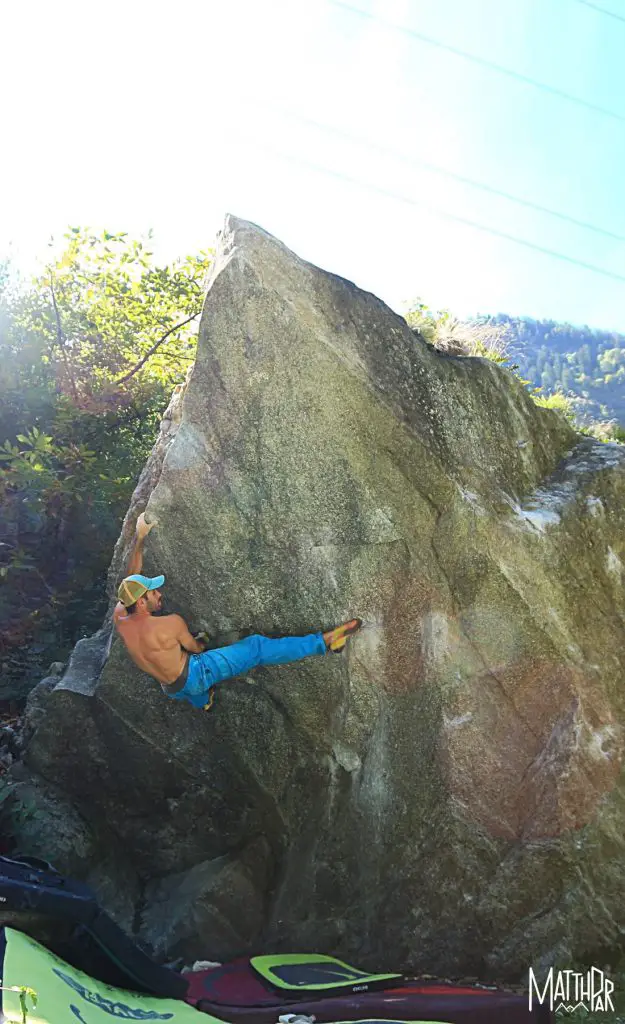 Romain dans Doctor Med Bent – 7B lors de la session bloc à Chironico en Suisse