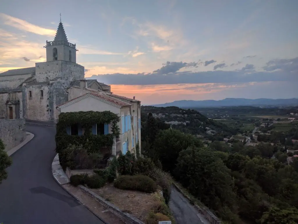 Venasque depuis le haut du village