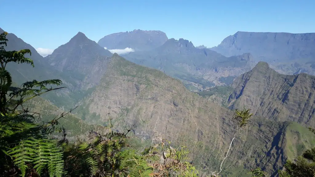 Sur le chemin de crête avant d’arriver à Dos d’Âne à l