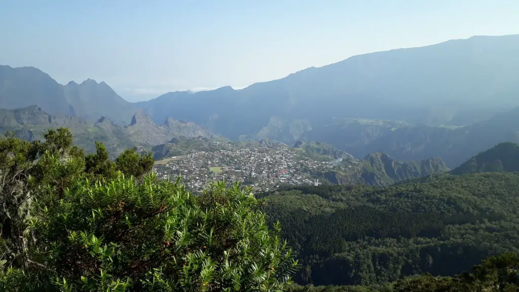 La montée offre de magnifiques points de vue sur Cilaos