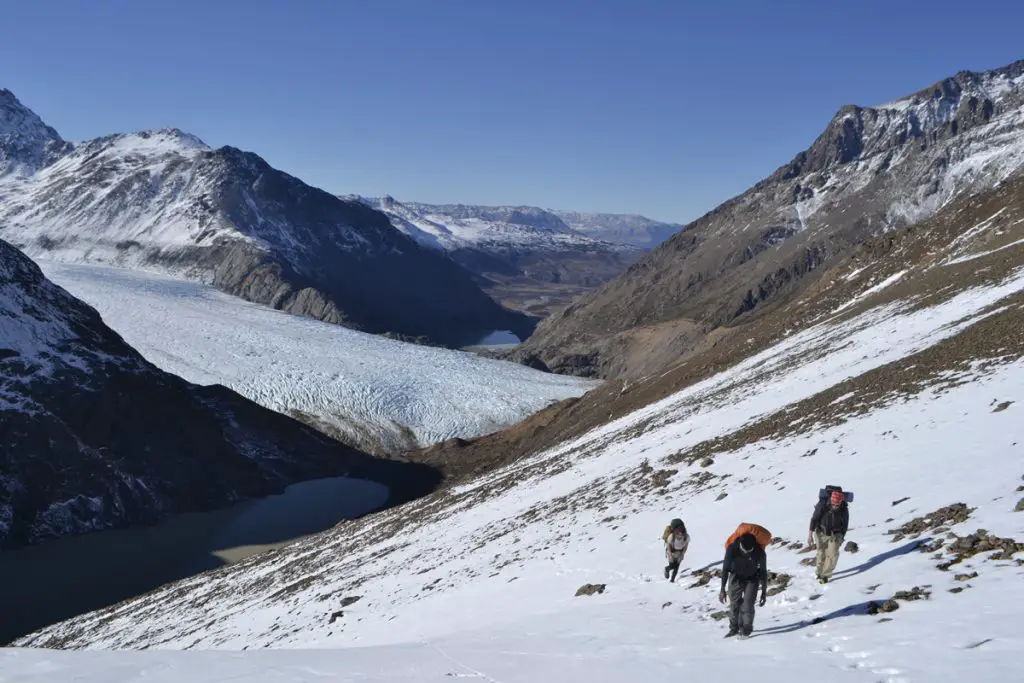 La pente se raidit vers le Paso del Viento lors de notre trek sur le circuit Huemul