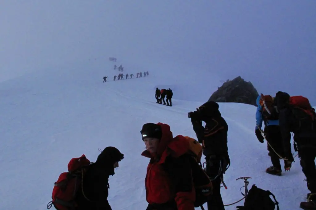 Saute-moutons entre cordées au Massif du Mont-blanc