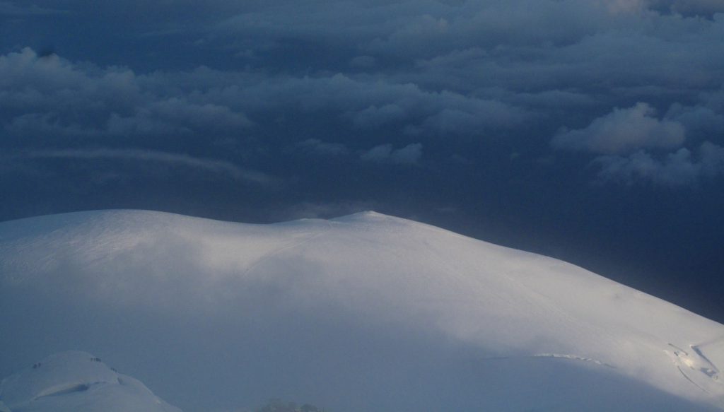 Plus nous montons, plus les humains rapetissent au Mont-Blanc