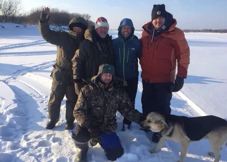 Une belle brochette de pêcheur durant le voyage à vélo sur le fleuve Amour en Sibérie 