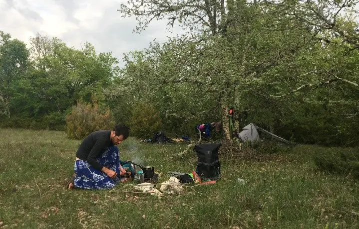 Bivouac en pleine nature durant notre trip découverte du Lot et Quercy à vélo