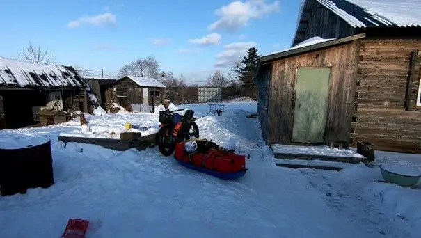 Chez Sacha ! lors du voyage à vélo sur le fleuve Amour en Sibérie 