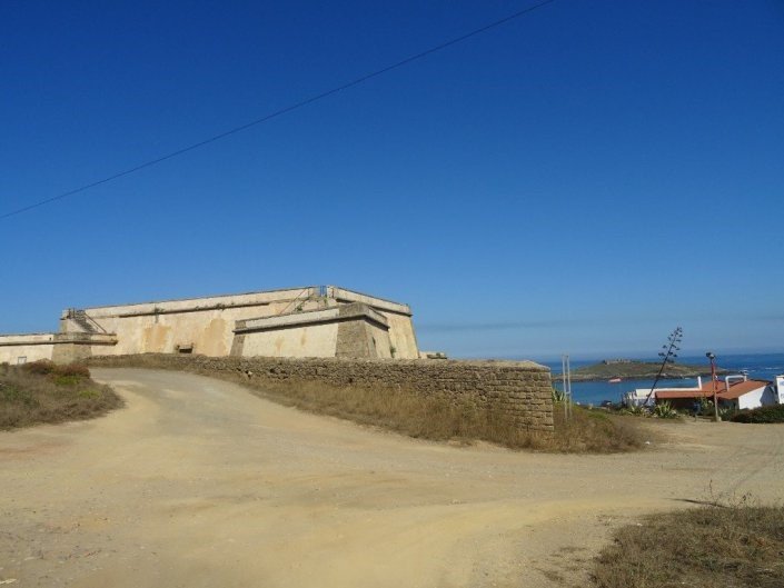 Entre mer et terre après Porto Covo, Rota Vicenta, GR11 durant nos vacances à vélo en famille