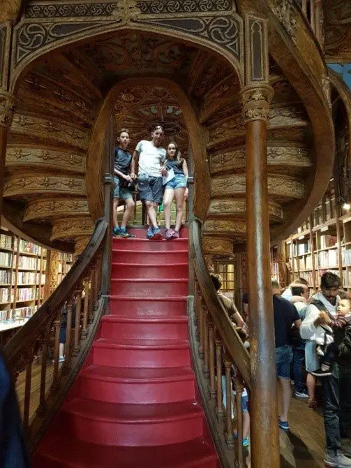 Librairie Lello e Irmào lors de nos vacances à vélo en famille