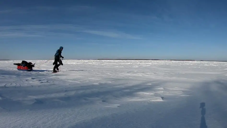 Même si les conditions météo se sont largement améliorées, la journée a été difficile durant le voyage à vélo sur le fleuve Amour en Sibérie Même si les conditions météo se sont largement améliorées, la journée a été difficile durant le voyage à vélo sur le fleuve Amour en Sibérie