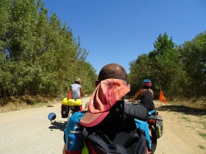 On a osé l’option piste lors de nos vacances à vélo en famille