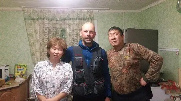 Une fois de plus, je reçois un accueil chaleureux lors du voyage à vélo sur le fleuve Amour en Sibérie Une fois de plus, je reçois un accueil chaleureux lors du voyage à vélo sur le fleuve Amour en Sibérie