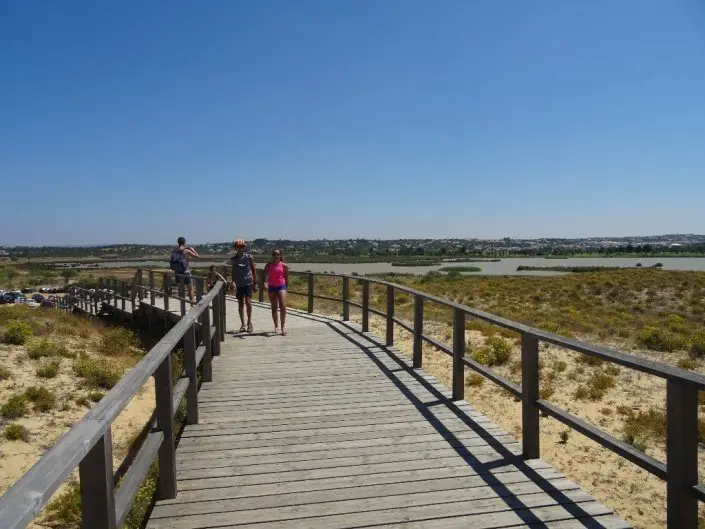 Après Silves, entre marais, golf et plages durant nos vacances à vélo en famille