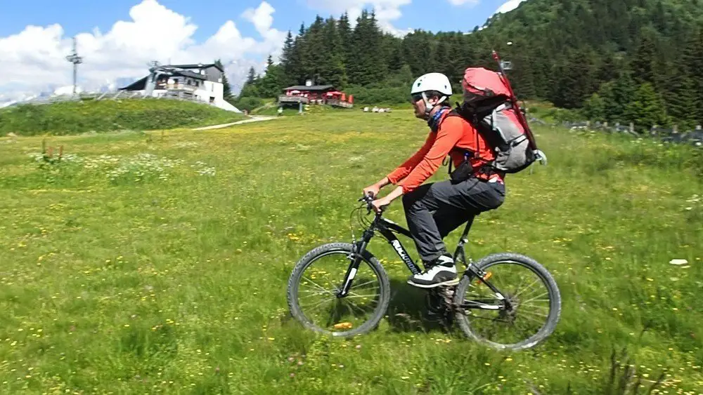 Descente en VTT après l'ascension du Mont-Blanc