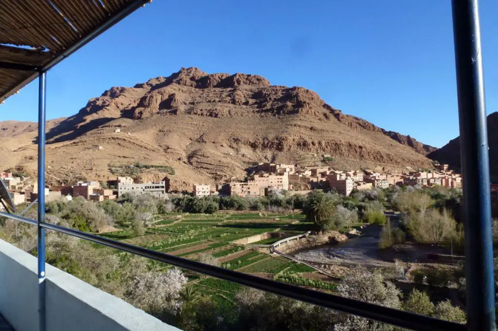 Vue de la terrasse du gîte à Todgha durant le séjour escalade dans les gorges du Todgha