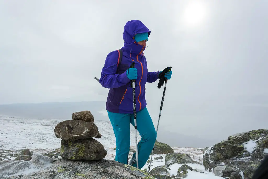 L’ascension se fait dans la neige durant notre séjour à Sarek