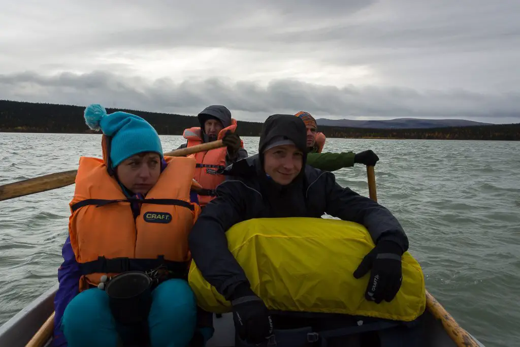 Une traversée risquée de 3km à La rame lors du séjour à Sarek