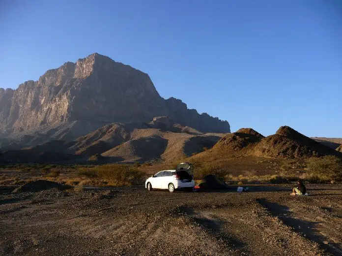 Bivouac au pied du jebel Misht pendant le trip escalade à Oman