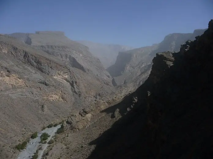 Changement de cadre lors de notre session escalade à Oman