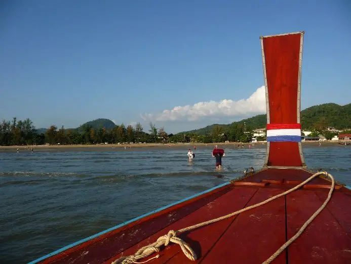 Long tail boat moyen de transport en Thaïlande