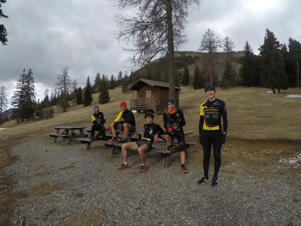 lDes membres du club de Trail Team Provence Endurance en montagne