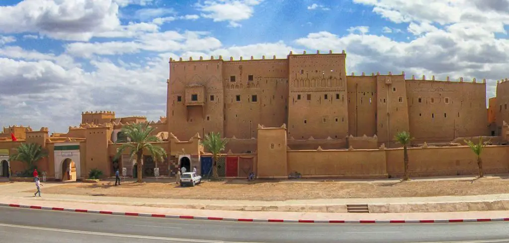 La ville de Ouarzazate départ pour randonner au Maroc