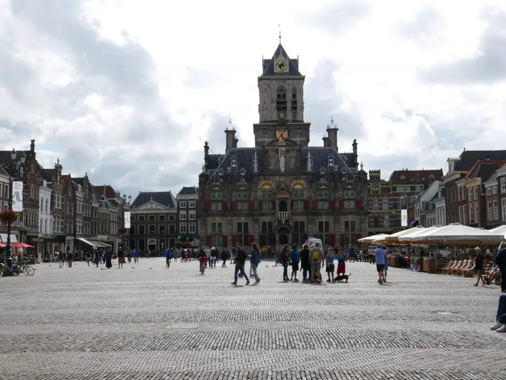 Place du centre ville de Delft en Hollande