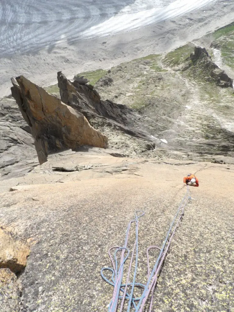 La dernière longueur de le Voix du druide à l'aiguille du moine à Chamonix La dernière longueur de le Voix du druide à l