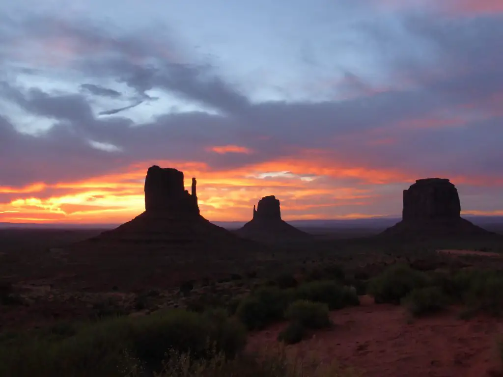 Lever de soleil à Monument Valley