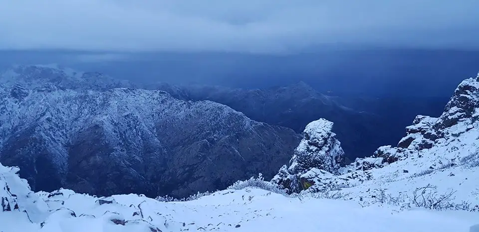 Ambiance polaire au bivouac . -15°C dans la tente pour cette première nuit de la traversée hivernale de la Corse