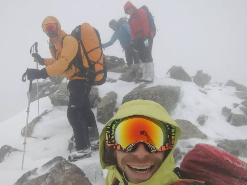 Arrivée au sommet Punta Culaghja 2034m en Corse