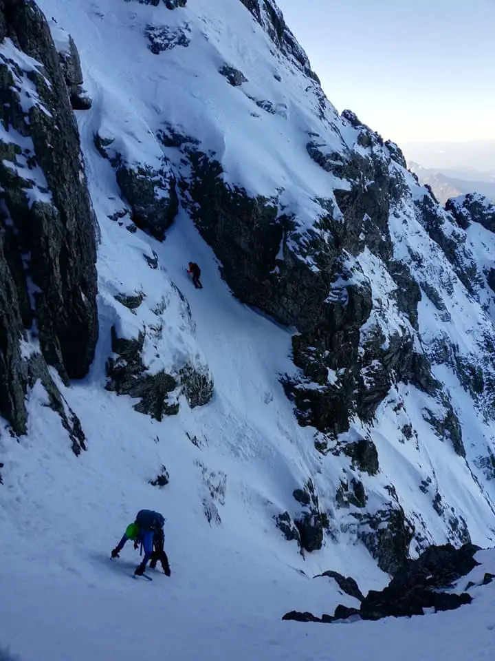 Descente derrière la brèche en face Ouest