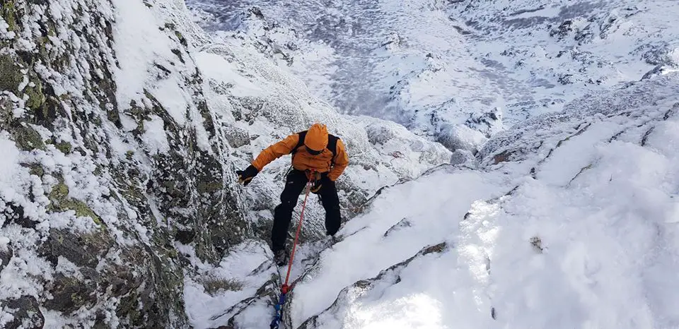 Descente en rappel pour Marc CONSTANT du sommet du Capu a u Dente 2029m