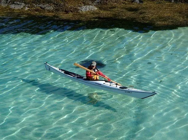 Kayak en fibre et carbone