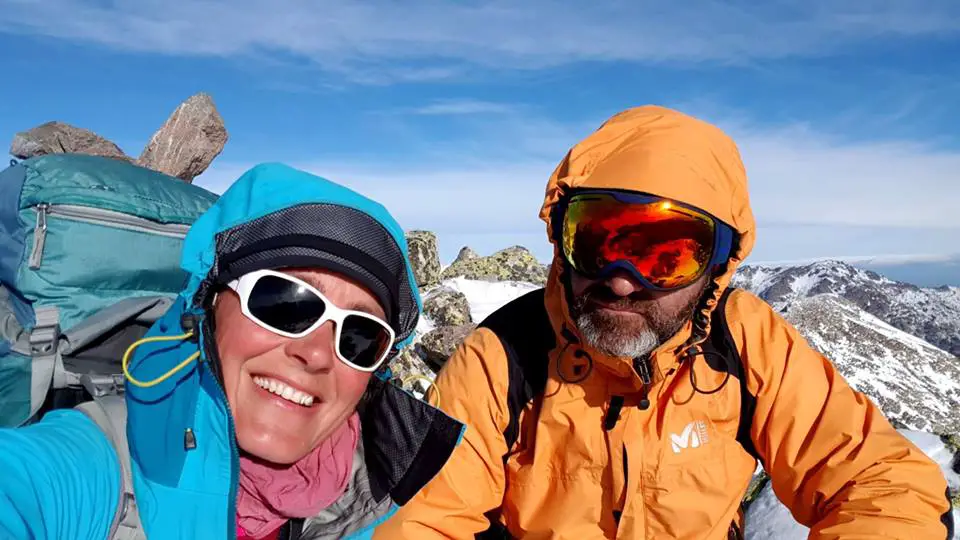 Magali VERMEGLIO et Marc CONSTANT au sommet Capu di a Marcia 2154m durant la traversée hivernale de la Corse