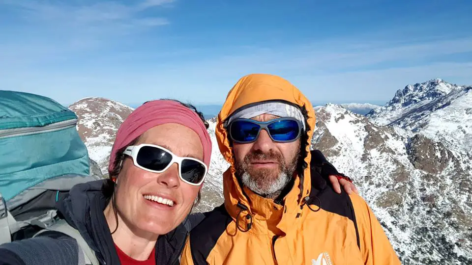 Magali VERMEGLIO et Marc CONSTANT au sommet du Ladroncellu 2145 durant la traversée hivernale de la Corse