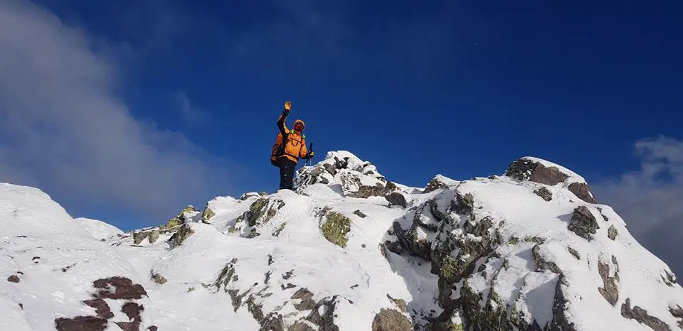 Marc CONSTANT sur le sommet du Capu Sellula 2273m premier sommet de sa traversée hivernale en Corse