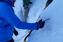 Pose de broche à glace Grivel