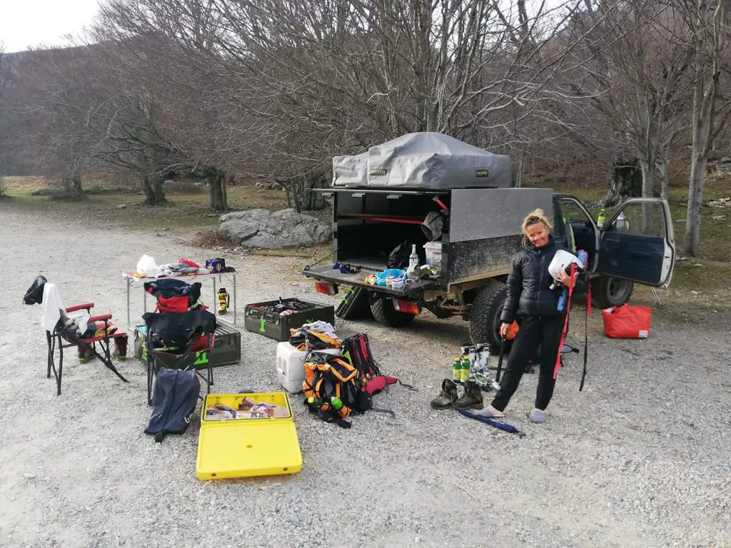 Préparation des sacs pour basculer vers le massif du renosu en Corse