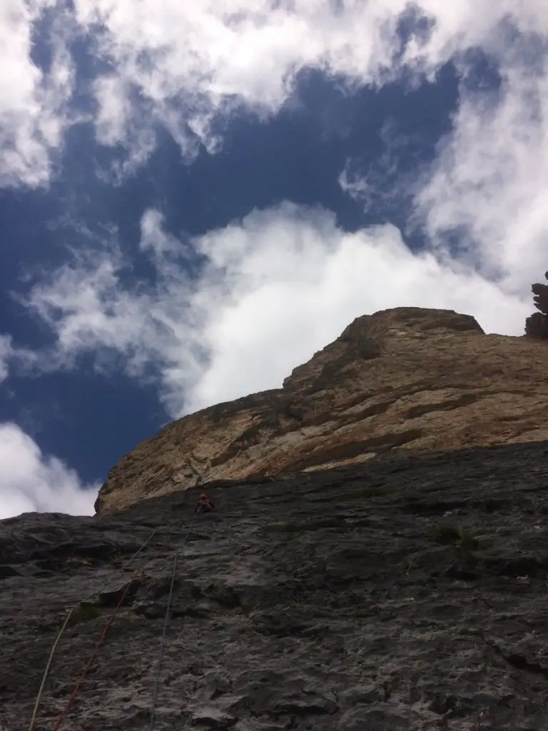 Sognando l’aurora à Tofana de Rozes dans les Dolomites