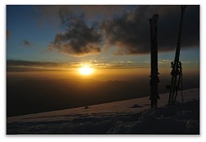 Couché de soleil au Camp de base 2 pour le Mustagh Ata en Chine