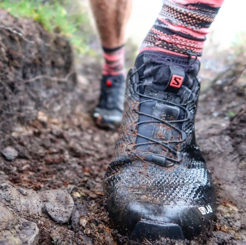 paire de chaussures de trail adaptée