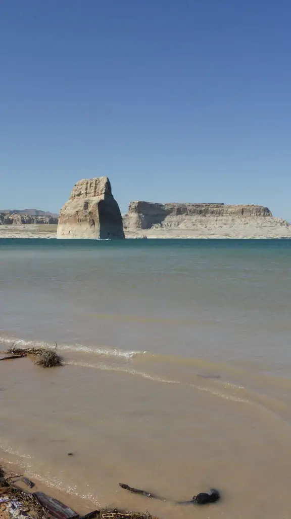 plage autour du Lac Powell, via la marina d